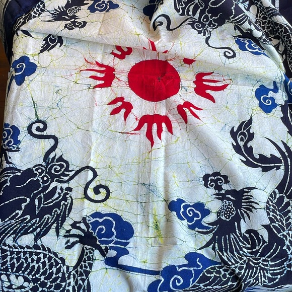 Indonesian Batik fabric, dark indigo blue/black contrast, red sun/flower motif - Picture 1 of 5